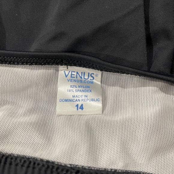 Black flowy long Venus tanking top - Picture 3 of 3